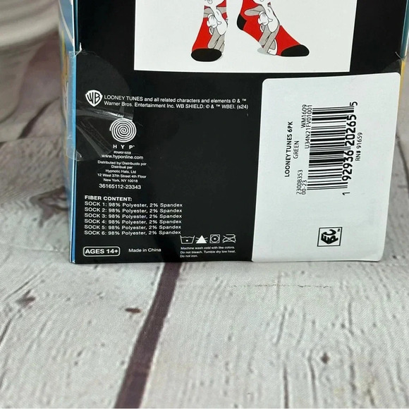 looney tunes casual crew socks bugs bunny daffy duck tweety bird marvin - Picture 4 of 8